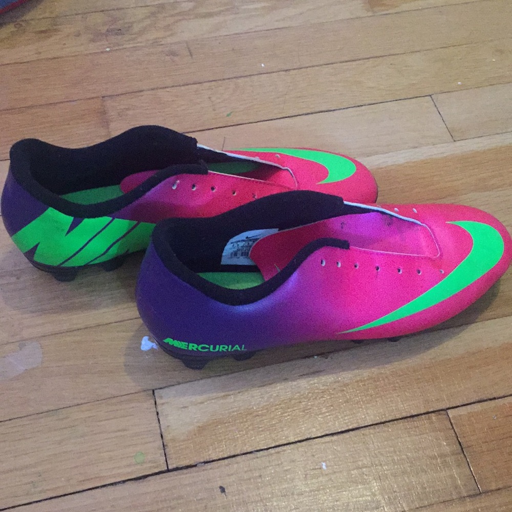 Soccer cleats